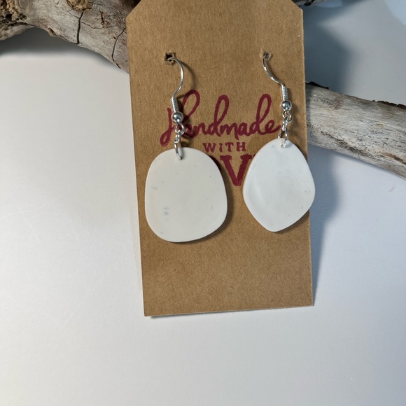 Abstract earrings. - Picture 2 of 3